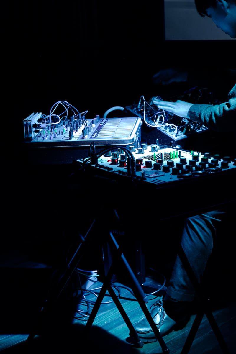Shuta Hasunuma “unpeople + 1 people #08” listen “unpeople 360°