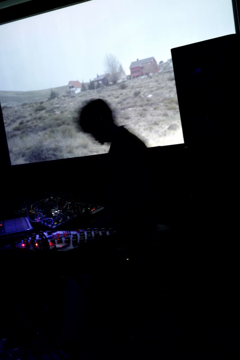 Shuta Hasunuma “unpeople + 1 people #08” listen “unpeople 360°